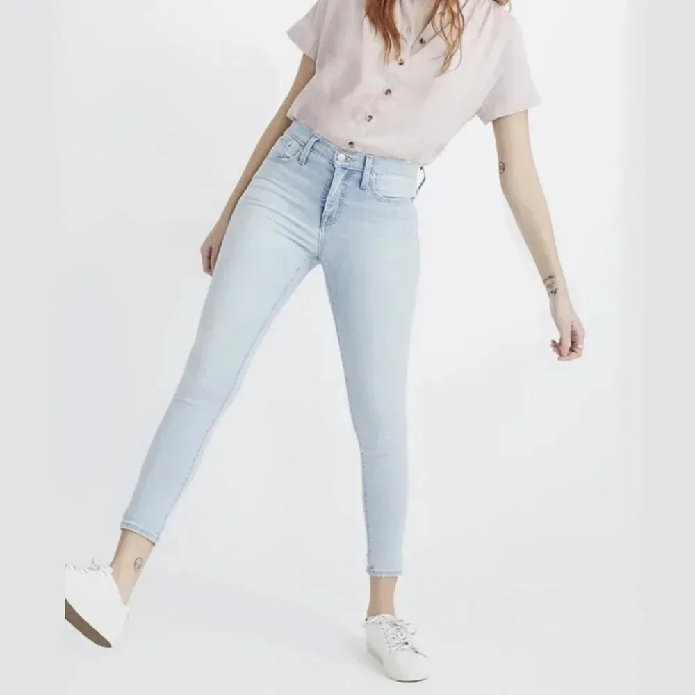 Madewell 9" Mid-Rise Skinny Crop Jeans in Coolmax Denim Edition
